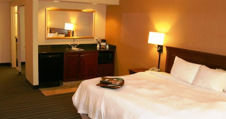 Hampton Inn & Suites by Hilton Toronto Airport , ON LYV1A3 near Toronto Pearson Airport View Point 11