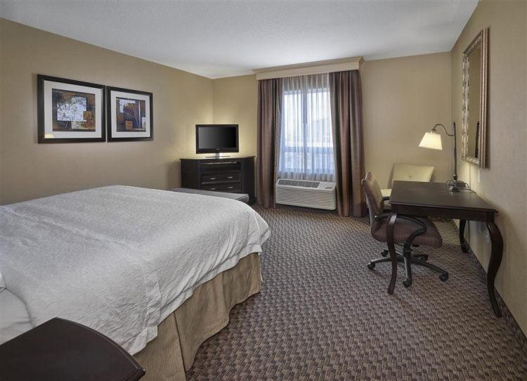 Hampton Inn & Suites by Hilton Toronto Airport , ON LYV1A3 near Toronto Pearson Airport View Point 14