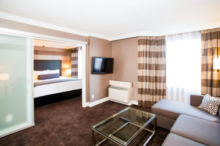 Sandman Signature Mississauga Hotel  , ON L4W 4T4 near Toronto Pearson Airport View Point 7