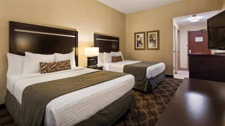 Best Western Plus Travel Hotel Toronto Airport , ON M9C5K5 near Toronto Pearson Airport View Point 7