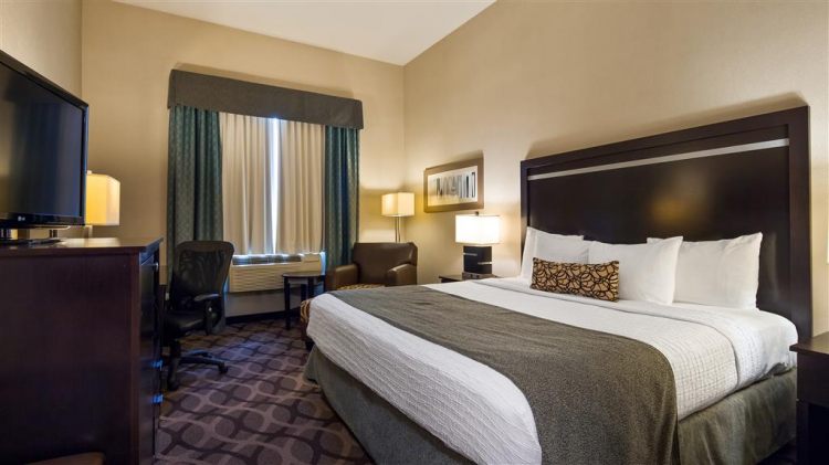 Best Western Plus Travel Hotel Toronto Airport , ON M9C5K5 near Toronto Pearson Airport View Point 8