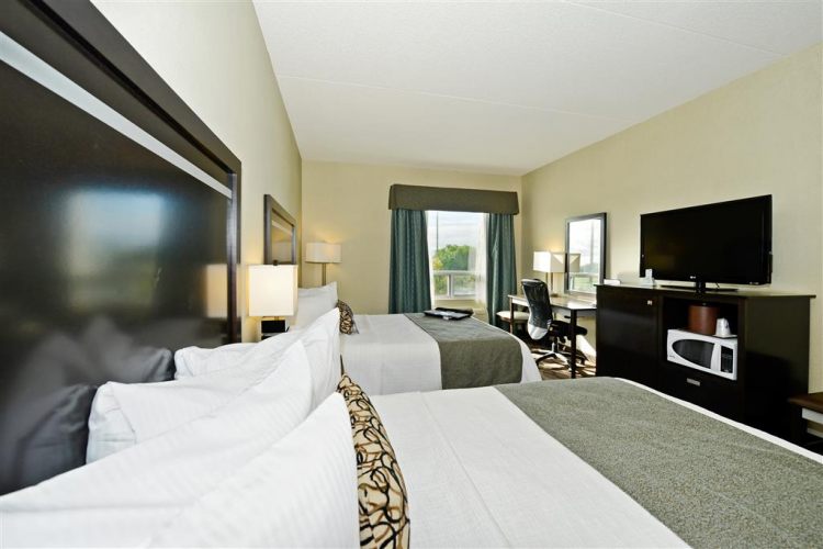 Best Western Plus Travel Hotel Toronto Airport , ON M9C5K5 near Toronto Pearson Airport View Point 16