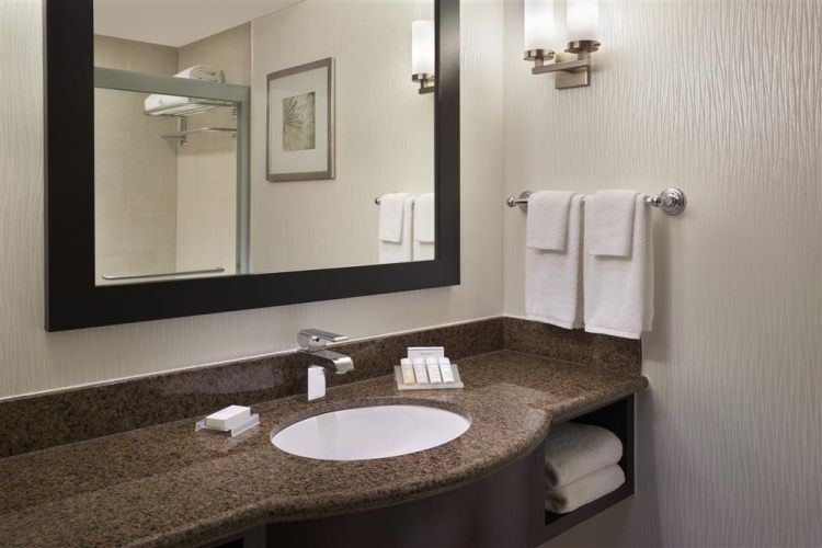 Hilton Garden Inn Toronto Airport West/Mississauga , ON L4W0B3 near Toronto Pearson Airport View Point 20