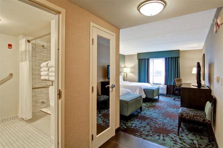 Hampton Inn by Hilton Toronto Airport Corporate Centre , ON M9C 5K5 near Toronto Pearson Airport View Point 40