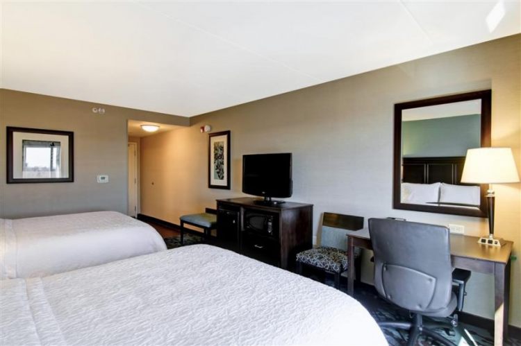 Hampton Inn by Hilton Toronto Airport Corporate Centre , ON M9C 5K5 near Toronto Pearson Airport View Point 50