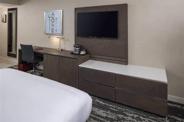 DoubleTree by Hilton Boston Logan Airport Chelsea , MA 02150 near Boston Logan International Airport View Point 32