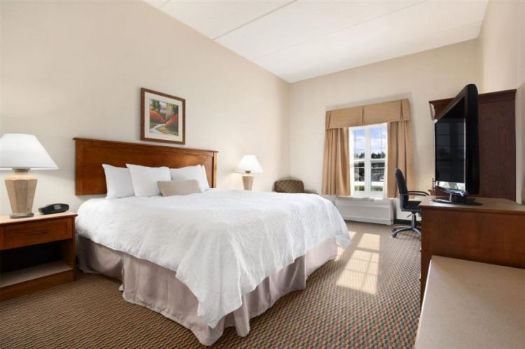 Hampton Inn & Suites Providence/Warwick-Airport , RI 02886 near Theodore Francis Green State Airport View Point 13