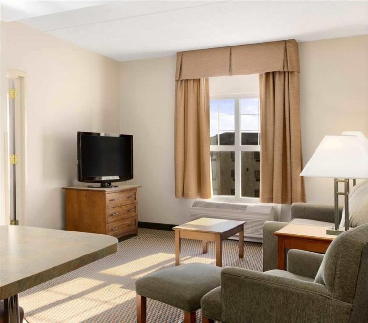 Hampton Inn & Suites Providence/Warwick-Airport , RI 02886 near Theodore Francis Green State Airport View Point 31