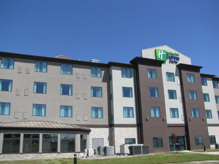 Holiday Inn Express and Suites Kansas City Airport , MO 64153 near Kansas City International Airport View Point 6