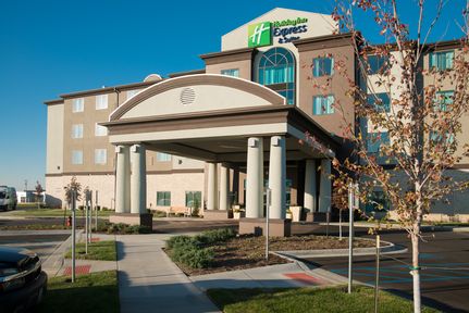 Holiday Inn Express and Suites Kansas City Airport , MO 64153 near Kansas City International Airport View Point 8