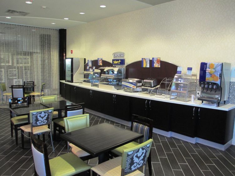 Holiday Inn Express and Suites Kansas City Airport , MO 64153 near Kansas City International Airport View Point 12