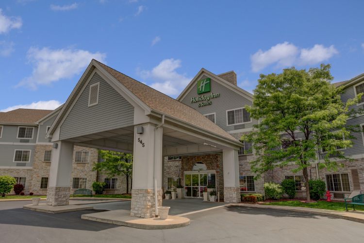 Holiday Inn Milwaukee Airport, an IHG Hotel , WI 53207 near General Mitchell International Airport View Point 6