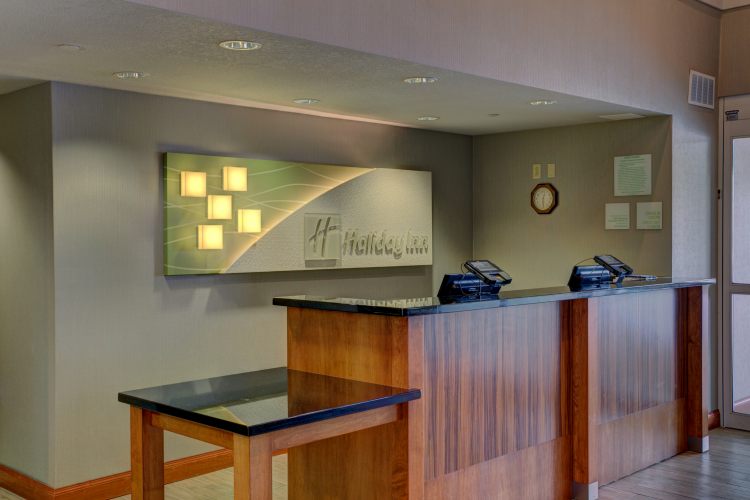 Holiday Inn Milwaukee Airport, an IHG Hotel , WI 53207 near General Mitchell International Airport View Point 9