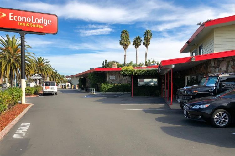 Econo Lodge Inn & Suites Oakland Airport , CA 94621 near Oakland International Airport View Point 2