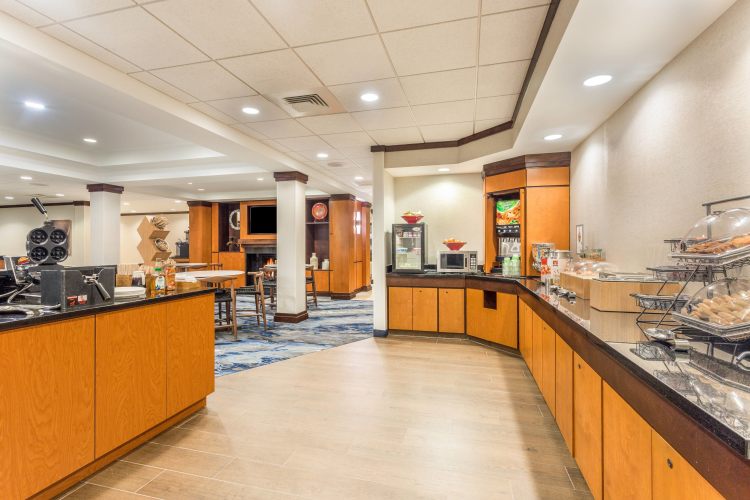 Fairfield Inn & Suites Madison East , WI 53718 near Dane County Regional Airport (truax Field) View Point 10