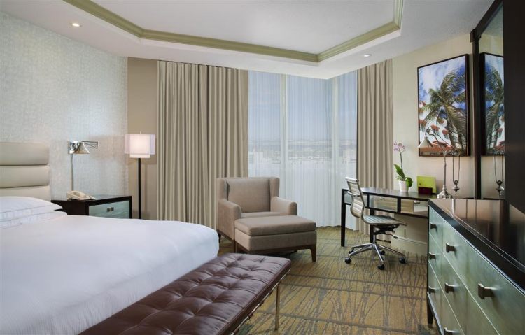 DoubleTree by Hilton Hotel Miami Airport & Convention Center , FL 33126 near Miami International Airport View Point 28