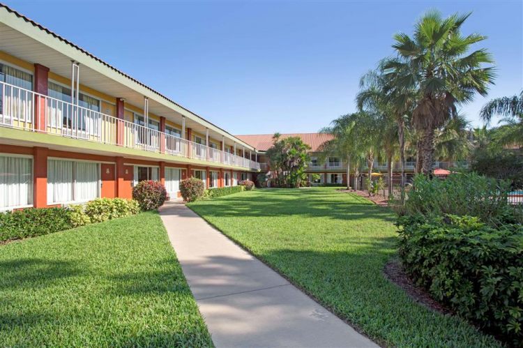 Days Inn by Wyndham Cocoa Cruiseport West At I-95/524 , FL 329262426 near Melbourne International Airport View Point 4