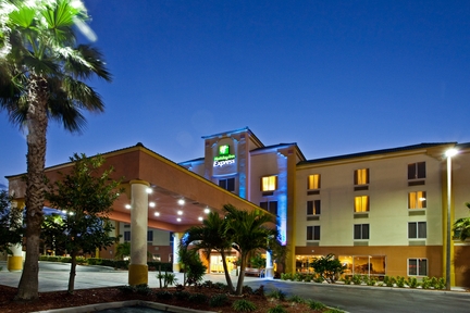 Holiday Inn Express Hotel & Suites Cocoa Beach, an IHG Hotel , FL 32931 near Melbourne International Airport View Point 4