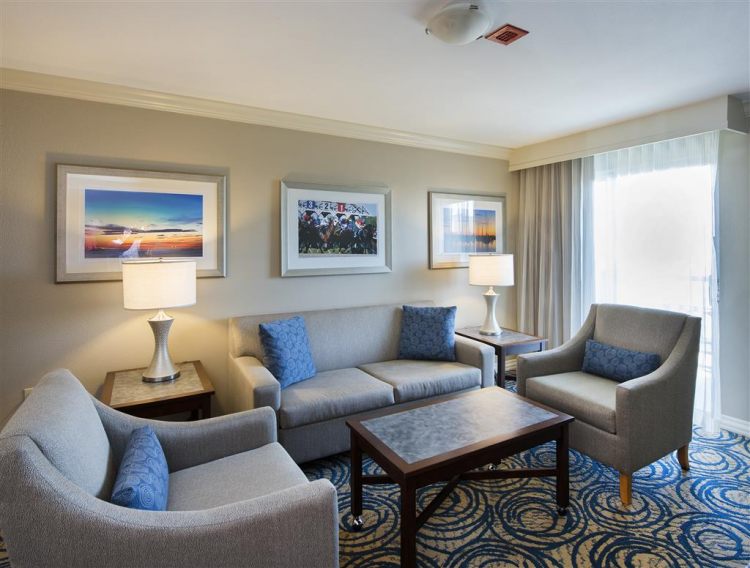 DoubleTree by Hilton Hotel Tampa Airport-Westshore , FL 33607 near Tampa International Airport View Point 33