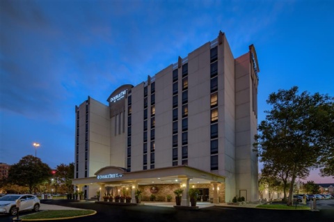 DoubleTree by Hilton Philadelphia Airport , PA 19153 near Philadelphia International Airport View Point 2