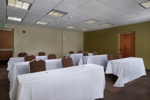 Hampton Inn & Suites Canton , OH 44709 near Akron-canton Regional Airport View Point 9