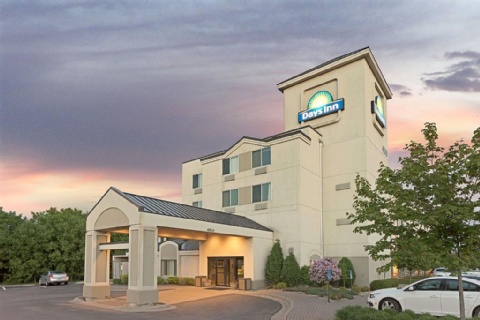 Days Inn by Wyndham Eagan Minnesota Near Mall of America , MN 55122 near Minneapolis-saint Paul International Airport (wold-chamberlain Field) View Point 2