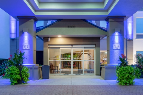 Holiday Inn Express & Suites Chicago-Midway Airport, an IHG Hotel , IL 60638 near Midway International Airport View Point 5