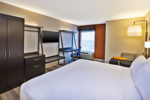 Holiday Inn Express & Suites Chicago-Midway Airport, an IHG Hotel , IL 60638 near Midway International Airport View Point 25