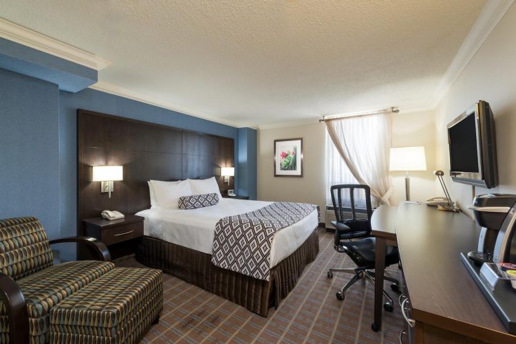 Crowne Plaza Toronto Airport, an IHG Hotel , ON M9W 6H5 near Toronto Pearson Airport View Point 12