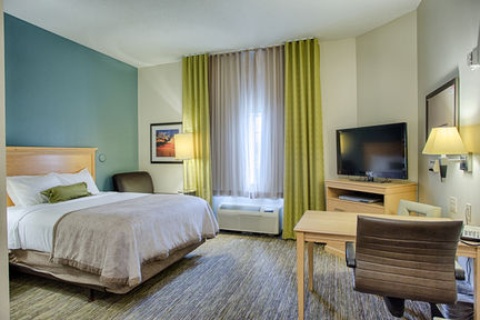 Candlewood Suites Fargo-N. Dakota State Univ. , ND 58102 near Hector International Airport View Point 37