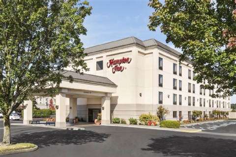 Hampton Inn Portland-Airport , OR 97220 near Portland International Airport View Point 2