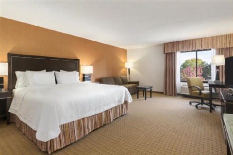 Hampton Inn Portland-Airport , OR 97220 near Portland International Airport View Point 9