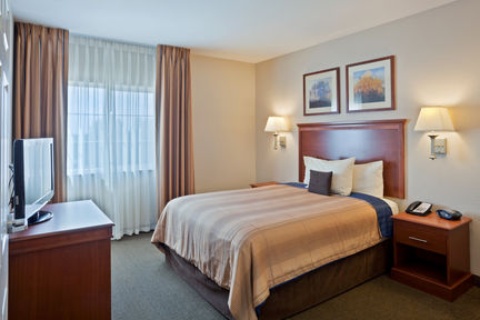 Candlewood Suites Portland-Airport , OR 97220 near Portland International Airport View Point 30