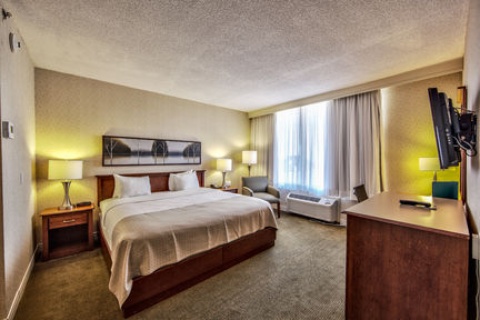 Radisson Hotel Montreal Airport , QC H4T1E3 near Montreal-Pierre Elliott Trudeau Int. Airport View Point 19