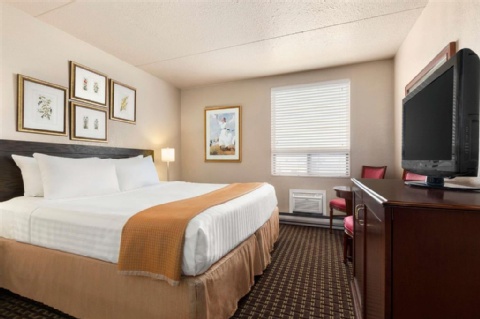 Travelodge by Wyndham Calgary International Airport South , AB T1Y 3C2 near Calgary International Airport View Point 14