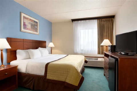 Ramada by Wyndham Fargo , ND 58103 near Hector International Airport View Point 14