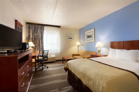 Ramada by Wyndham Fargo , ND 58103 near Hector International Airport View Point 23