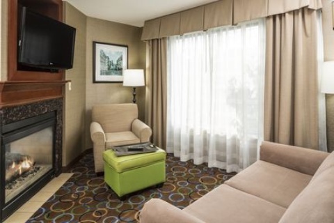 Holiday Inn Express & Suites Manchester-Airport , NH 03103 near Manchester-boston Regional Airport View Point 14