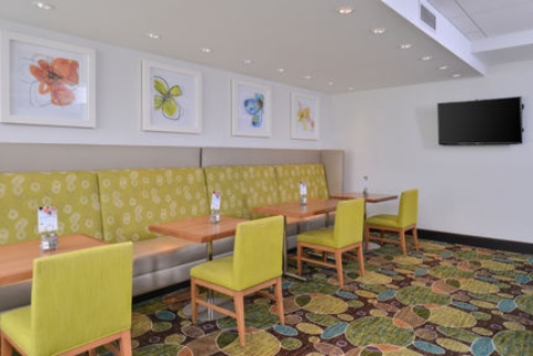 Holiday Inn Express and Suites New Orleans Airport, an IHG Hotel , LA 70087 near Louis Armstrong New Orleans International Airport  View Point 26