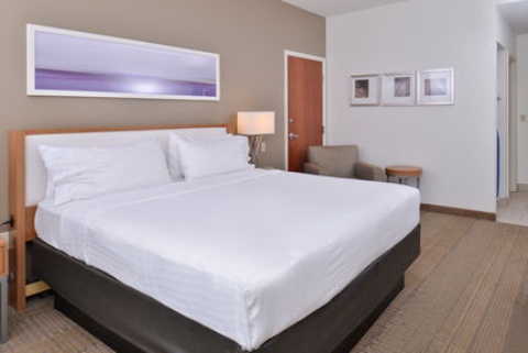 Holiday Inn Express and Suites New Orleans Airport, an IHG Hotel , LA 70087 near Louis Armstrong New Orleans International Airport  View Point 37