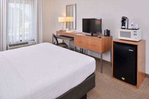 Holiday Inn Express and Suites New Orleans Airport, an IHG Hotel , LA 70087 near Louis Armstrong New Orleans International Airport  View Point 42