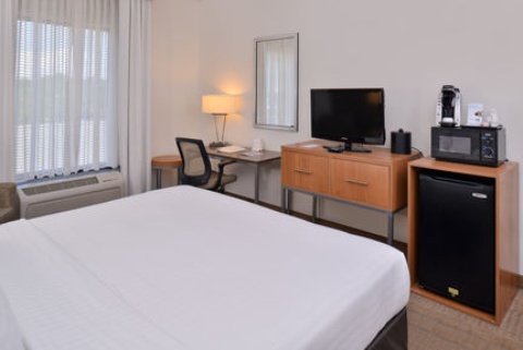 Holiday Inn Express and Suites New Orleans Airport, an IHG Hotel , LA 70087 near Louis Armstrong New Orleans International Airport  View Point 43