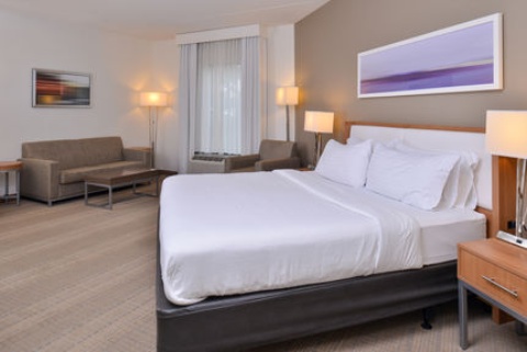 Holiday Inn Express and Suites New Orleans Airport, an IHG Hotel , LA 70087 near Louis Armstrong New Orleans International Airport  View Point 45