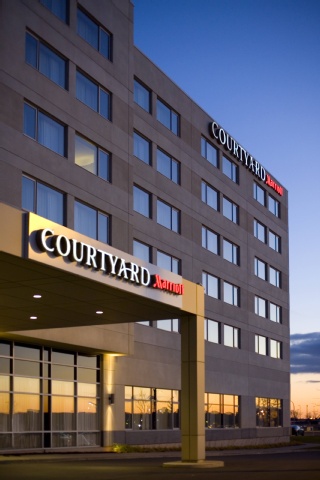 Courtyard by Marriott Montreal Airport , QC H4M 2Z5 near Montreal-Pierre Elliott Trudeau Int. Airport View Point 3