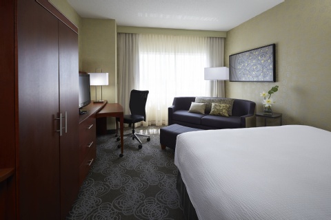 Courtyard by Marriott Montreal Airport , QC H4M 2Z5 near Montreal-Pierre Elliott Trudeau Int. Airport View Point 22