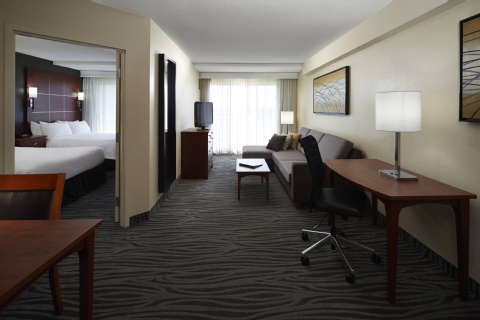 Residence Inn by Marriott Montreal Airport , QC H4M2Z5 near Montreal-Pierre Elliott Trudeau Int. Airport View Point 23