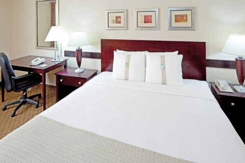 Red Roof Inn PLUS+ Woodbridge - Linden/Carteret , NJ 07008 near Newark Liberty International Airport View Point 10