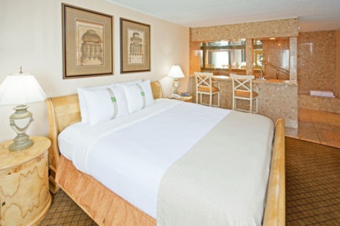 Red Roof Inn PLUS+ Woodbridge - Linden/Carteret , NJ 07008 near Newark Liberty International Airport View Point 13