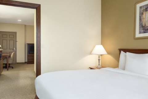 Country Inn & Suites by Radisson, Houston IAH Airport - JFK Boulevard , TX 77032 near George Bush Intercontinental Airport View Point 8