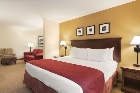 Country Inn & Suites by Radisson, Cedar Rapids Airport , IA 52404 near The Eastern Iowa Airport View Point 13